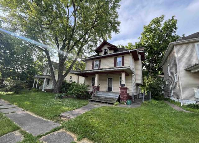 Property at 421 W 17th St, Davenport, IA 52803, 3 beds, 1 bath