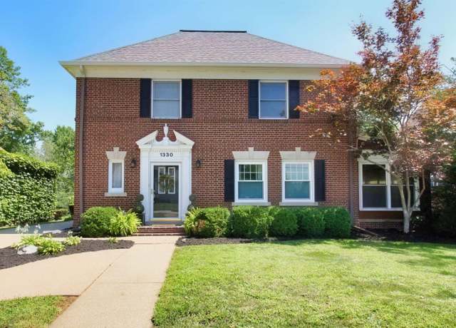 Property at 1330 29th St, Moline, IL 61265, 4 beds, 1.5 baths