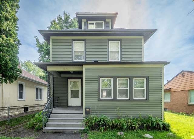 Property at 1721 28th St, Rock Island, IL 61201, 3 beds, 2 baths