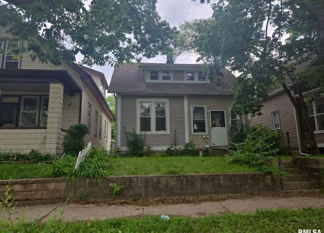 Property at 800 S Greenlawn Ave, Peoria, IL 61605, 2 beds, 1 bath