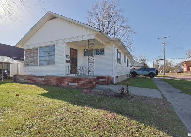 Property at 421 N 10th St, Herrin, IL 62948, 2 beds, 1 bath