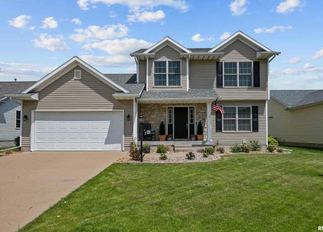 Property at 4716 W 13th St, Davenport, IA 52804, 4 beds, 3.5 baths