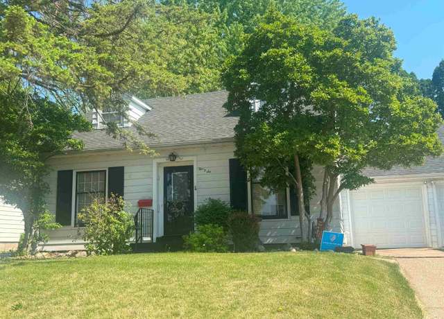 Property at 506 15th Avenue North, Clinton, IA 52732, 3 beds, 1.5 baths