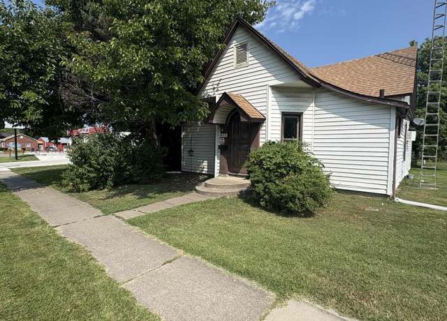 Property at 909 E Main St, West Frankfort, IL 62896, 2 beds, 1 bath