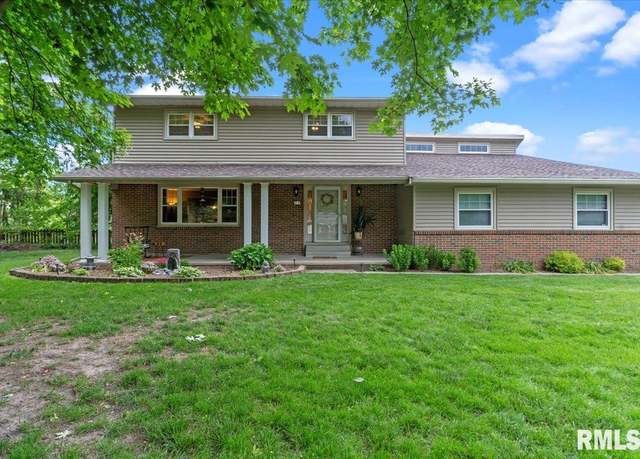 Property at 21 Iroquois St, Springfield, IL 62711, 4 beds, 3.5 baths