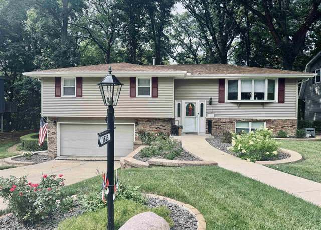Property at 1813 W Teton Dr, Peoria, IL 61614, 3 beds, 3 baths