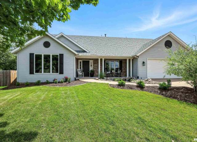 Property at 4605 Greenbrier Dr, Davenport, IA 52807, 5 beds, 3.5 baths