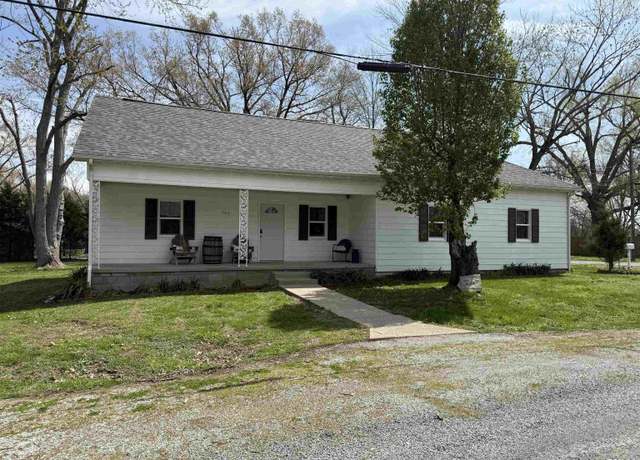 Property at 500 Parish St, Eldorado, IL 62930, 3 beds, 1.5 baths