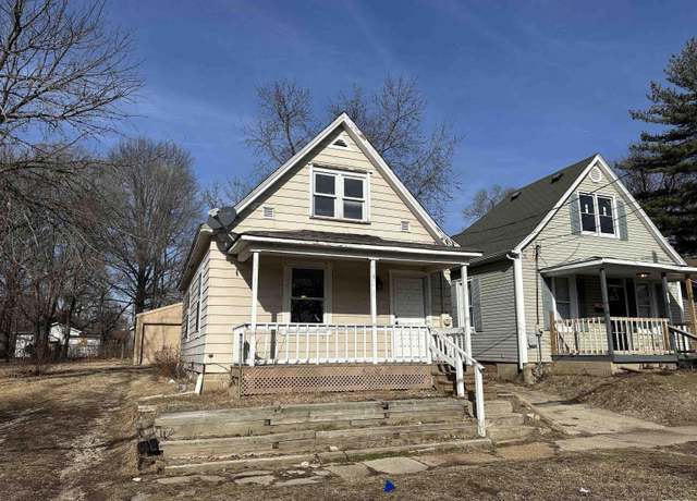 Property at 1001 W Brons Ave, Peoria, IL 61604, 3 beds, 1 bath
