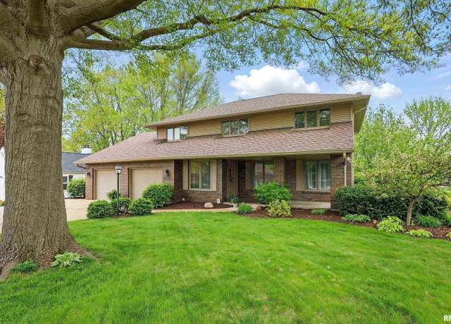 Property at 4444 Spring St, Davenport, IA 52807, 4 beds, 3.5 baths