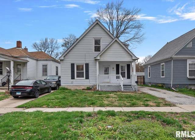 Property at 1505 S Pasfield St, Springfield, IL 62704, 3 beds, 2 baths