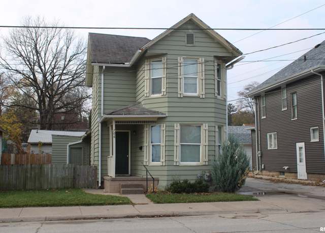 Property at 706 Cedar St, Muscatine, IA 52761, 3 beds, 1 bath