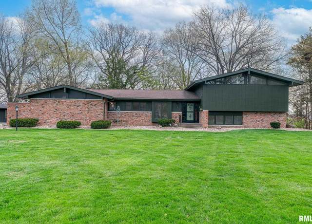 Property at 5372 36th Avenue Court, Moline, IL 61265, 4 beds, 3 baths