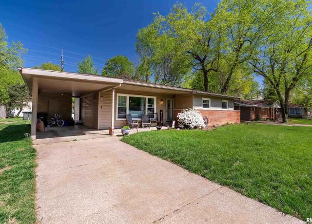 Property at 505 S Emerald Ln, Carbondale, IL 62901, 3 beds, 2 baths