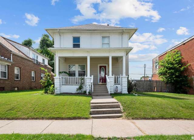 Property at 1604 12th St, Rock Island, IL 61201, 3 beds, 2 baths