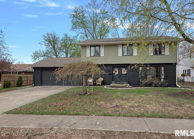 Property at 308 Astoria Rd, Springfield, IL 62704, 4 beds, 2.5 baths