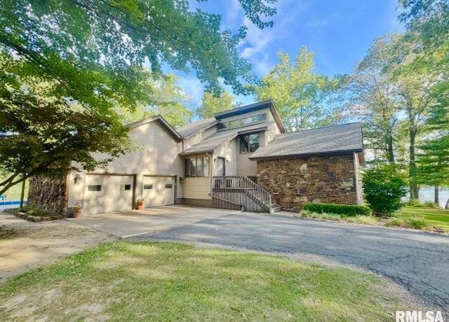 Property at 10884 Sunny Side Ln, Benton, IL 62812, 4 beds, 3.5 baths