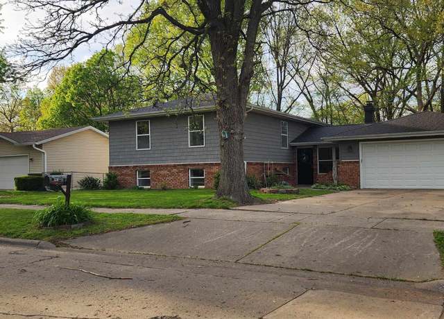 Property at 3601 W Saymore Ln, Peoria, IL 61615, 4 beds, 2.5 baths