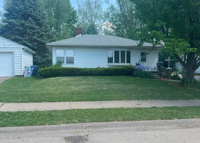 Property at 514 15th Avenue North, Clinton, IA 52732, 2 beds, 1 bath