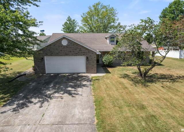 Property at 1306 N Magnolia Dr, Marion, IL 62959-5907, 3 beds, 1.5 baths