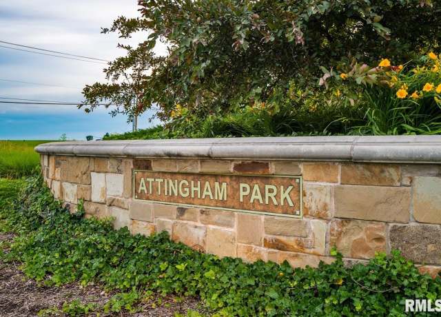 Property at 10427 N Attingham Dr, Peoria, IL 61615