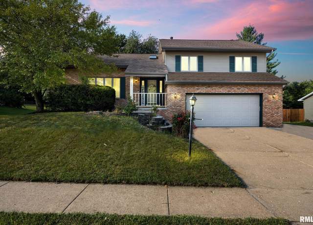 Property at 111 Lexington Dr, Washington, IL 61571, 5 beds, 2.5 baths