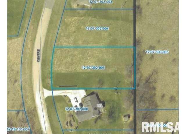 Property at 105 Centre Dr, Petersburg, IL 62675