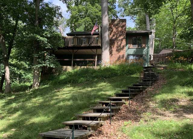 Property at 1033 Northwood Dr, Galesburg, IL 61401, 3 beds, 1.5 baths