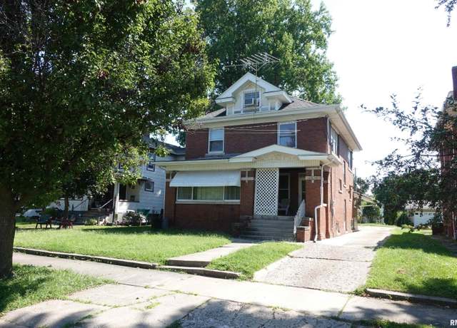 Property at 409 N Broad St #1, Galesburg, IL 61401, 5 beds, 4 baths