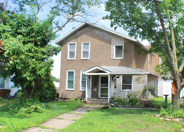 Property at 738 9th Avenue South, Clinton, IA 52732, 3 beds, 2 baths
