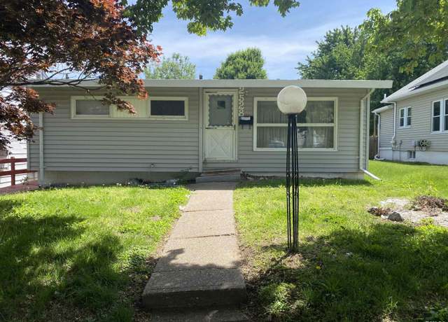 Property at 2528 Cedar St, Quincy, IL 62301, 2 beds, 1 bath