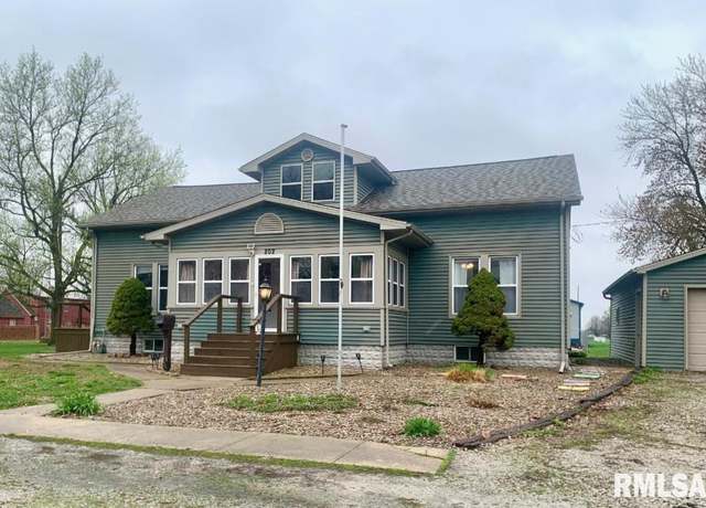 Property at 202 W Mound St, Girard, IL 62640, 3 beds, 1 bath