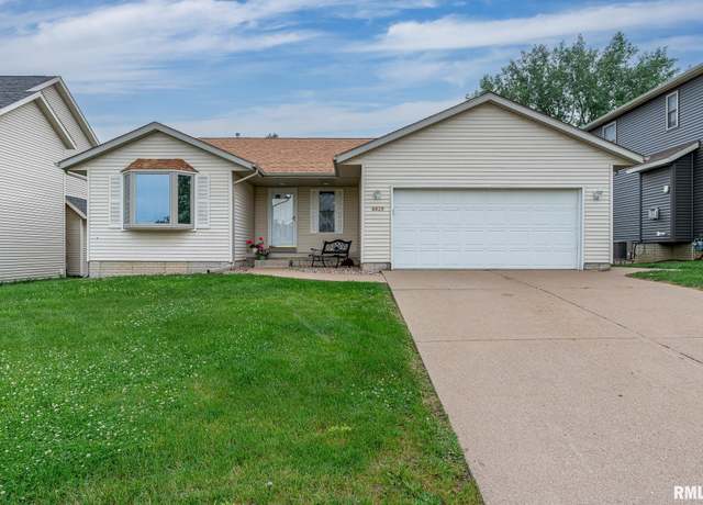 Property at 6939 Cresthill Dr, Davenport, IA 52806, 3 beds, 3 baths
