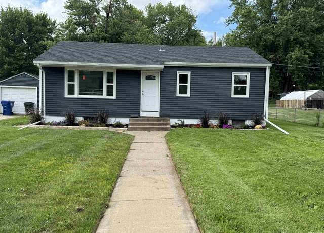 Property at 2222 E 13th St, Davenport, IA 52803, 3 beds, 1 bath