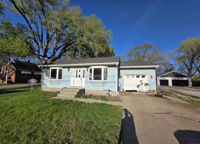 Property at 608 N 3rd St, Riverton, IL 62561, 3 beds, 1.5 baths