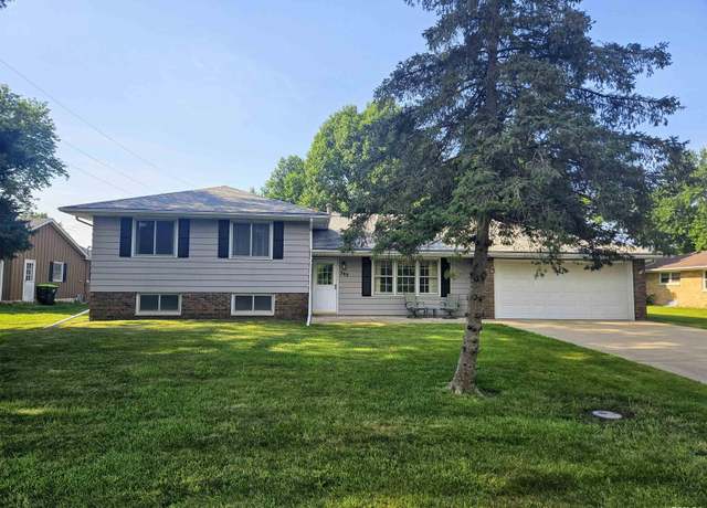 Property at 303 E Park St, Glasford, IL 61533, 3 beds, 2.5 baths