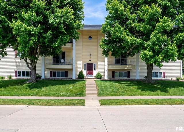 Property at 4055 31st St, Bettendorf, IA 52722, 2 beds, 1 bath