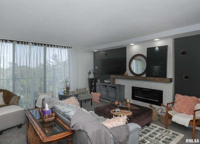 Property at 1800 7th St Unit 9F, East Moline, IL 61244, 2 beds, 2 baths