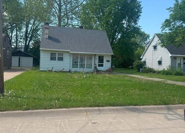 Property at 515 16th Avenue North, Clinton, IA 52732, 2 beds, 1 bath