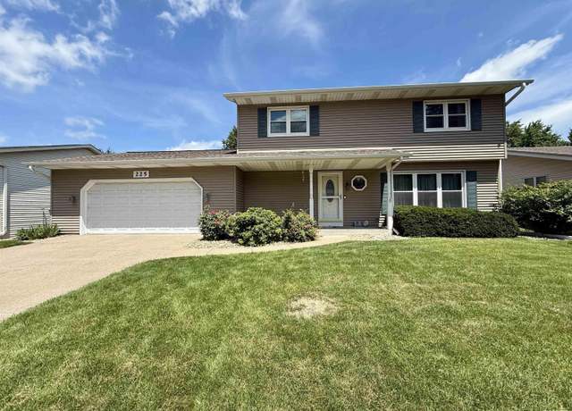 Property at 225 38th Ave, East Moline, IL 61244, 4 beds, 3 baths
