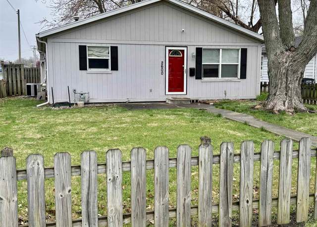 Property at 2600 S Pasfield St, Springfield, IL 62704, 3 beds, 2 baths