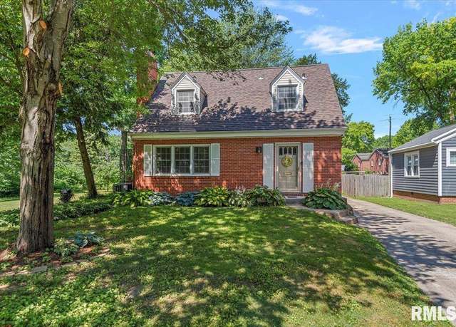 Property at 2009 S Park Ave, Springfield, IL 62704, 3 beds, 1.5 baths