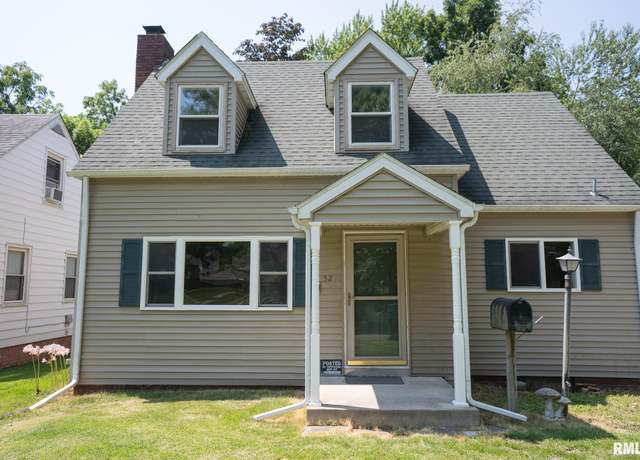Property at 1521 N 3rd St, Springfield, IL 62702, 2 beds, 1.5 baths