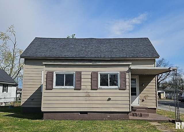 Property at 318 W Raymond St, Harrisburg, IL 62946, 3 beds, 1 bath