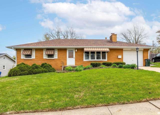 Property at 2853 Cedar St, Davenport, IA 52804, 3 beds, 1.5 baths