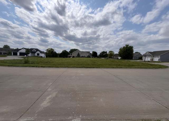 Property at 6466 Fairhaven Ct, Davenport, IA 52807