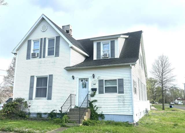 Property at 547 W 2nd St, Centralia, IL 62801, 5 beds, 2 baths