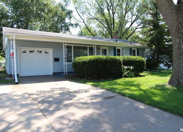 Property at 915 N 12th St, Clinton, IA 52732, 2 beds, 2 baths