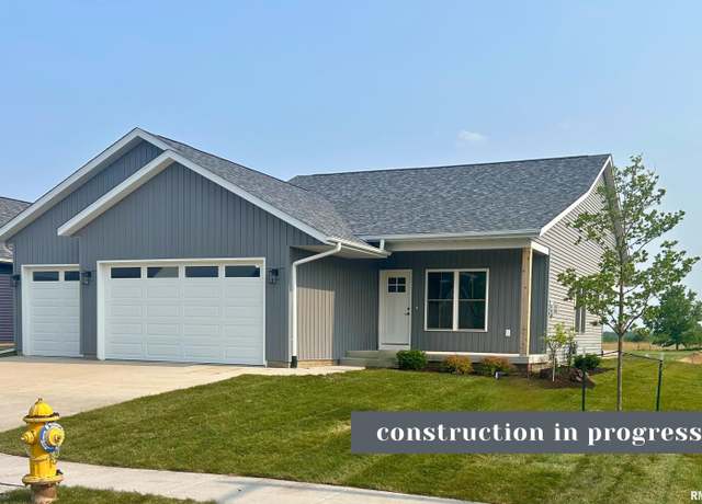 Property at 4735 W 12th St, Davenport, IA 52804, 3 beds, 2 baths