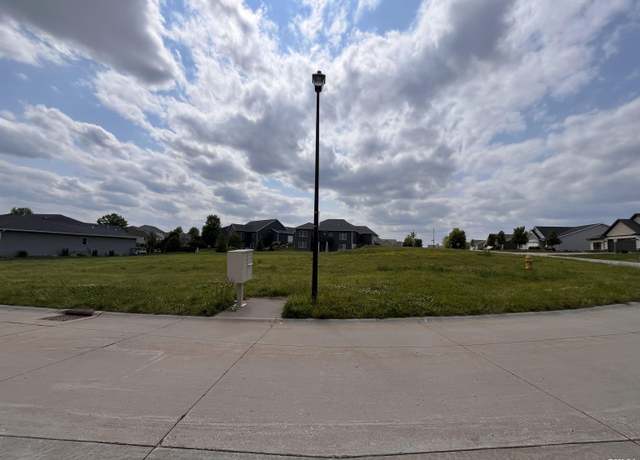 Property at 6446 Fairhaven Rd, Davenport, IA 52807